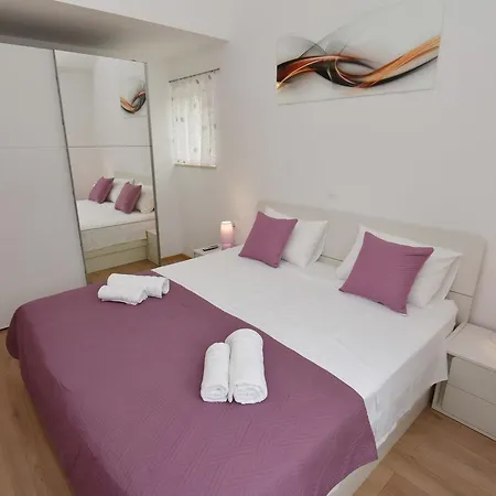 Apartment Lorena Mokosica